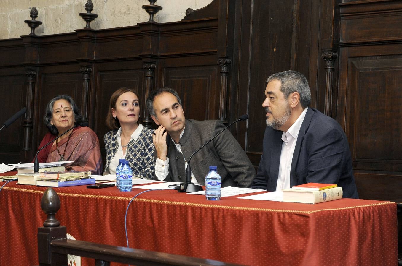 El director de la Casa de la India en el Aula de Cultura de El Norte de Castilla