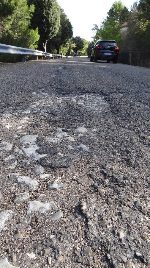 Mal estado de la carretera del cerro de San Cristóbal