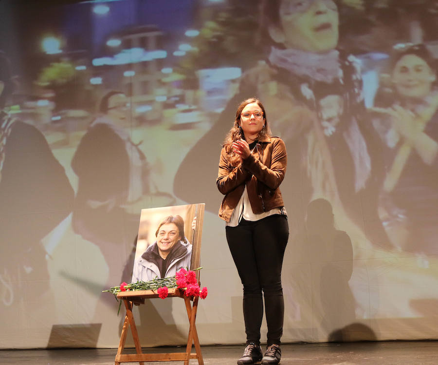 Homenaje a Doris Benegas en el Teatro Carrión