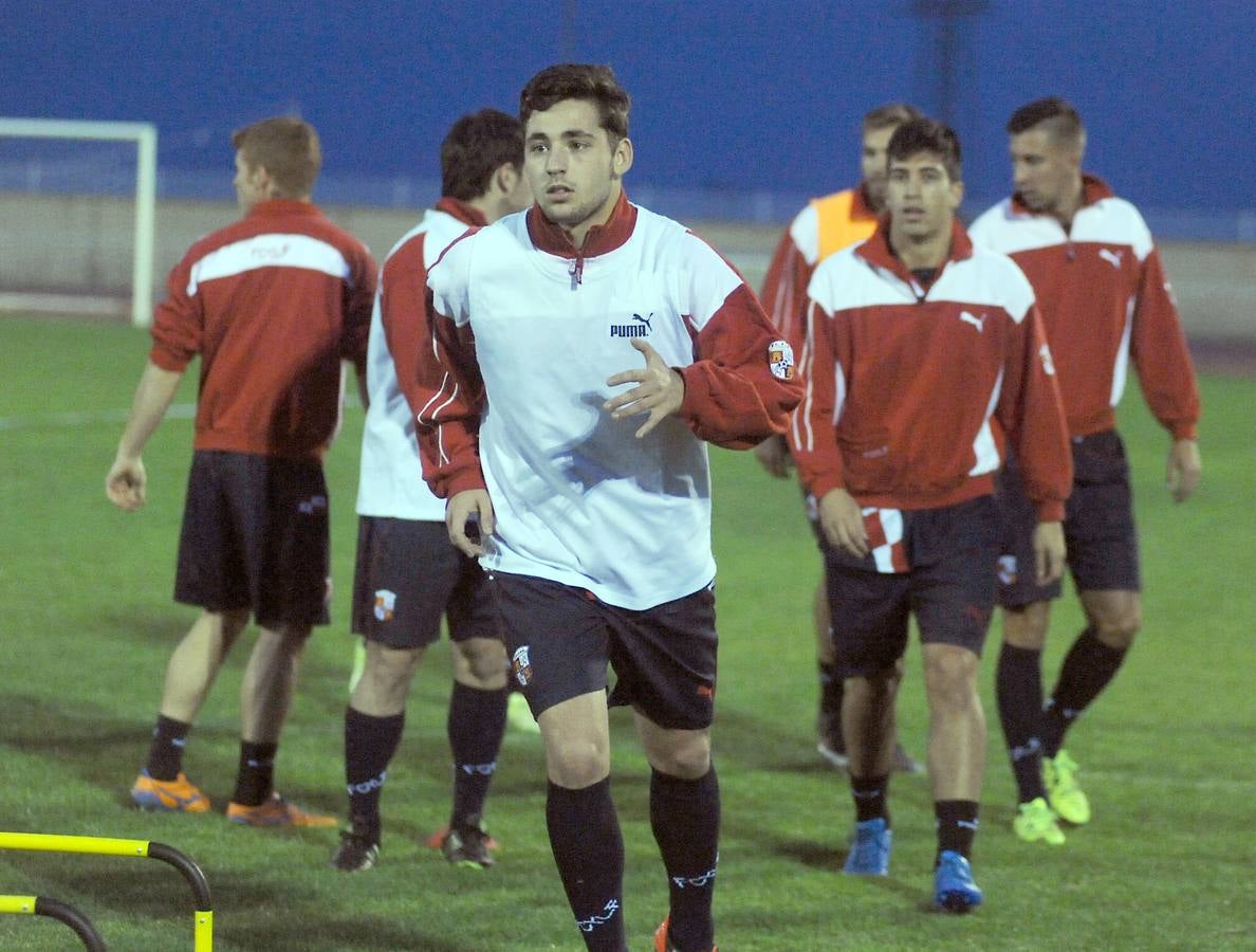 La selección de Castilla y León de fútbol entrena en Medina del Campo
