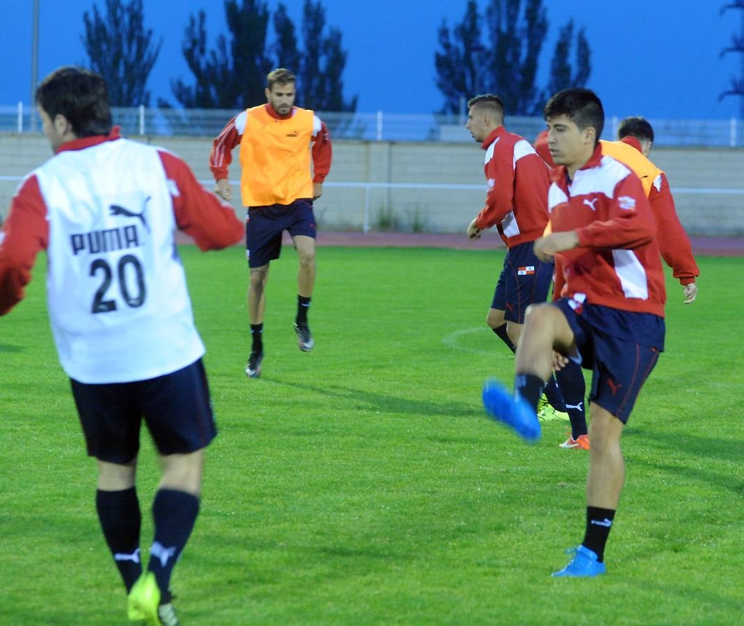 La selección de Castilla y León de fútbol entrena en Medina del Campo