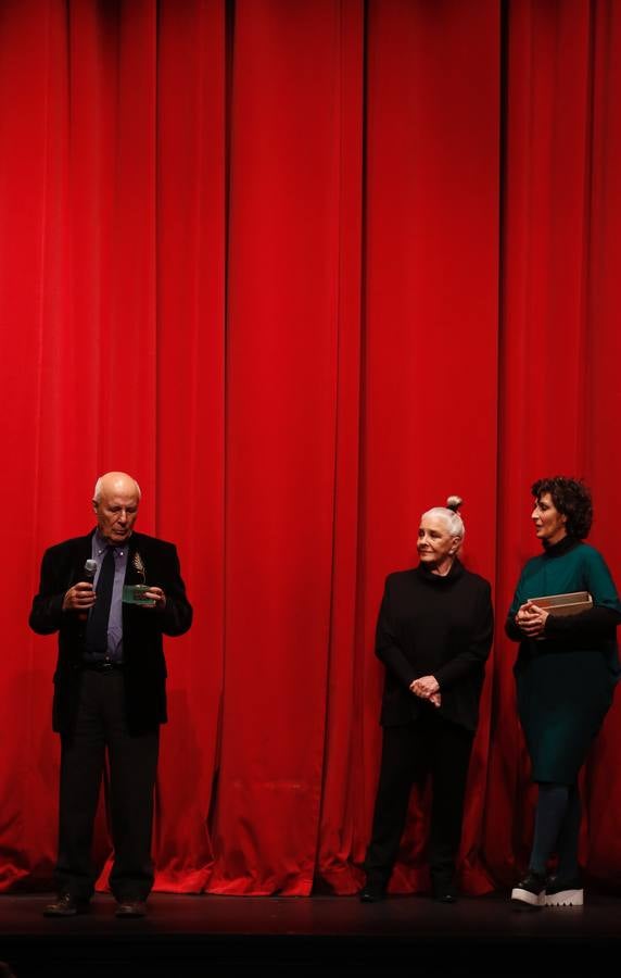 Francisco Regueiro recibe la Espiga de Oro de Honor de la Seminci