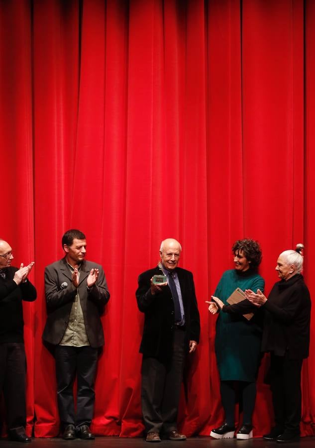 Francisco Regueiro recibe la Espiga de Oro de Honor de la Seminci
