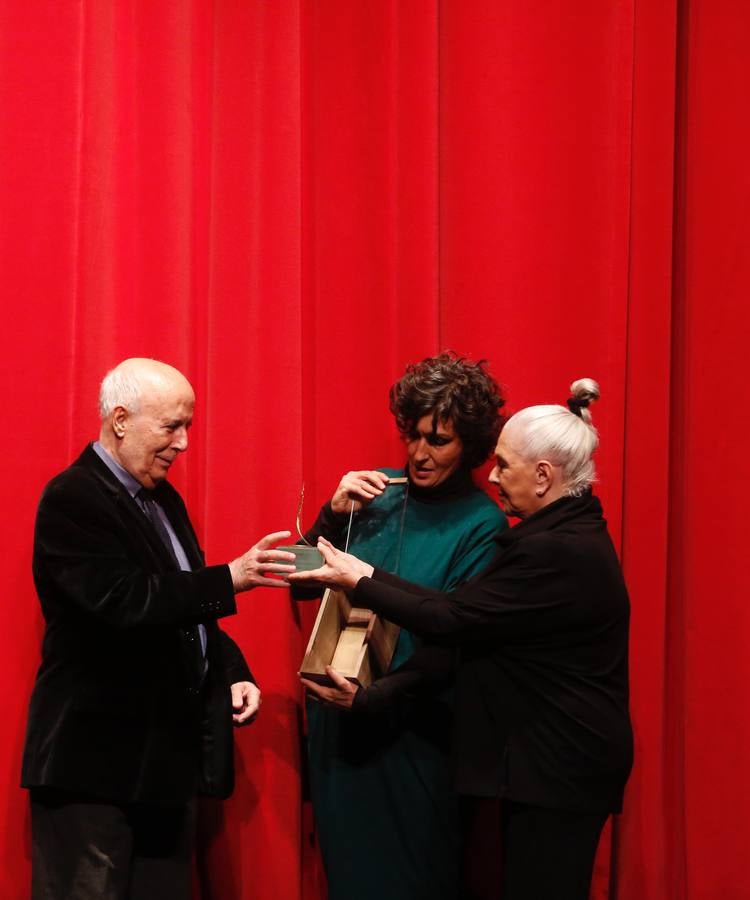 Francisco Regueiro recibe la Espiga de Oro de Honor de la Seminci