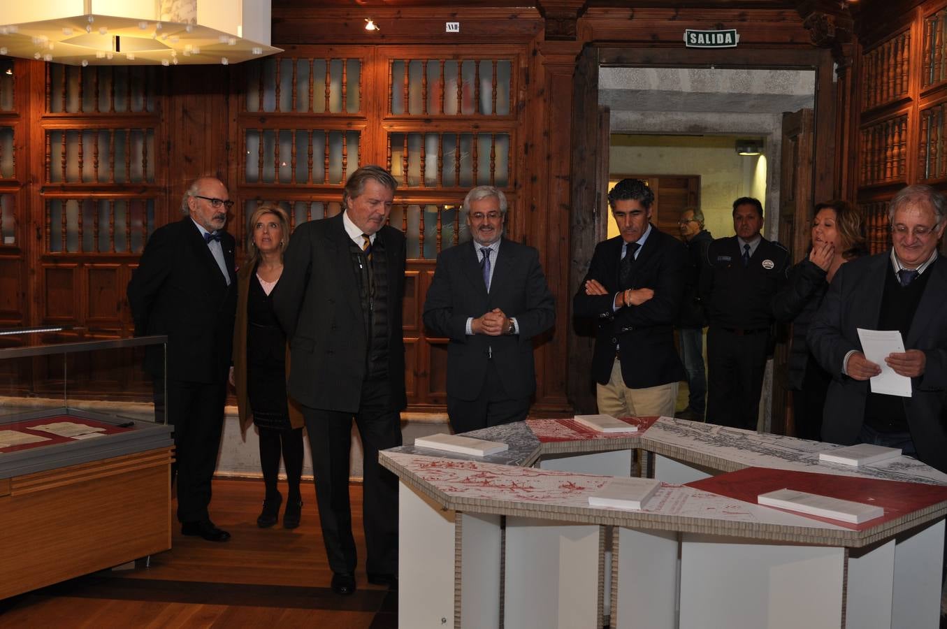 El ministro de Educación y Cultura visita el Archivo de Simancas