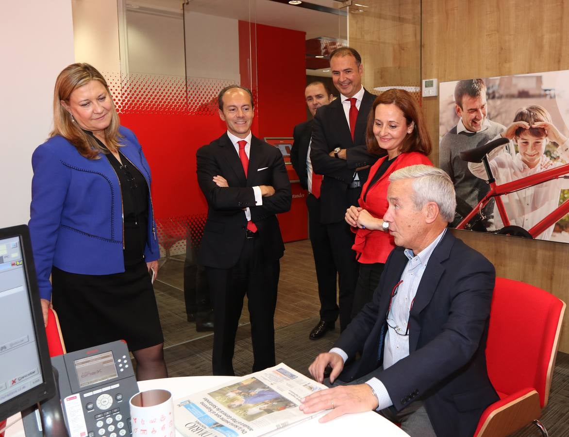 El Banco Santander inaugura la nueva &#039;Smart Red&#039; en la calle Santiago de Valladolid