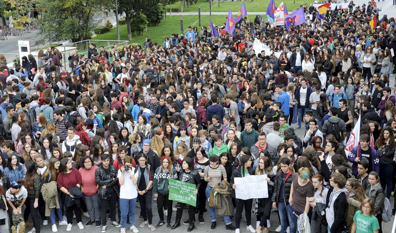 Los estudiantes toman el centro de la ciudad contra la Lomce