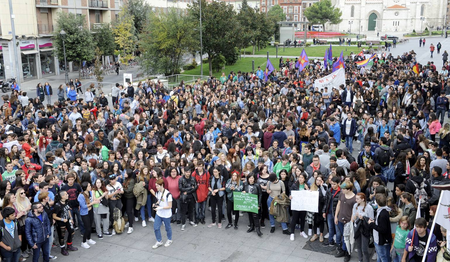 Los estudiantes toman el centro de la ciudad contra la Lomce