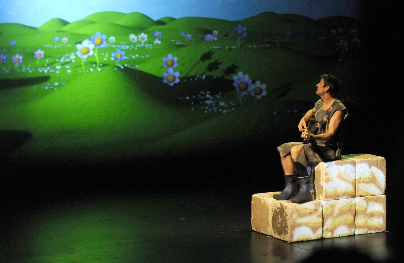 Albert Pla, Fermín Muguruza y Raúl Fernández presentan &#039;Guerra&#039; en la Sala Concha Velasco del LAVA