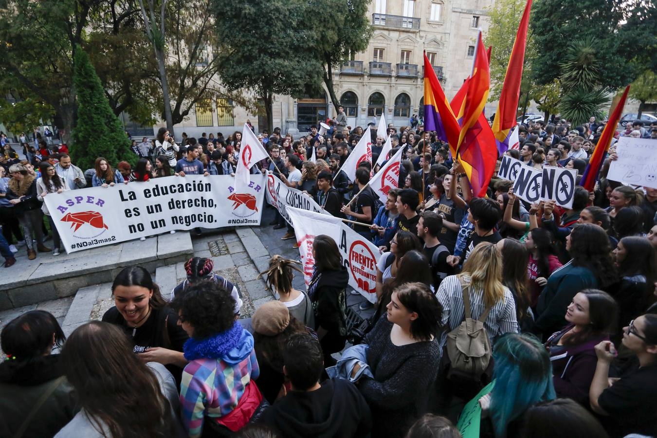 Estudiantes salmantinos secundan la huelga conta la Lomce y las reválidas