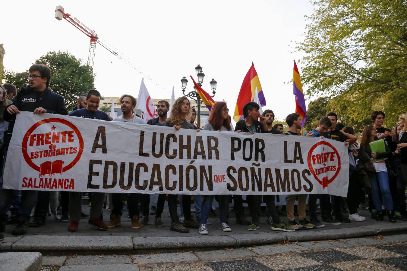 Estudiantes salmantinos secundan la huelga conta la Lomce y las reválidas
