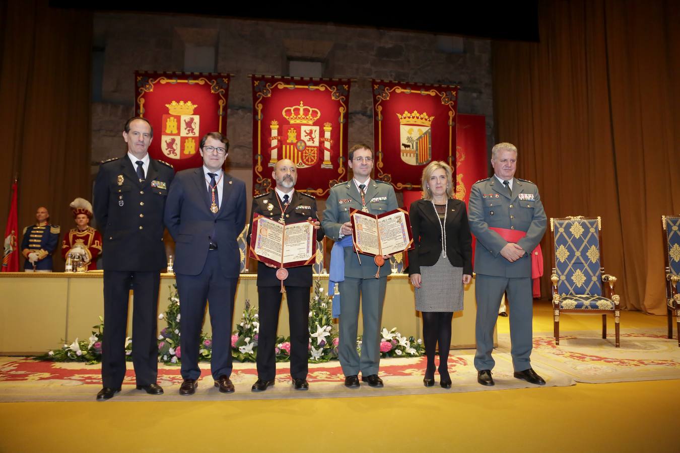 La Policía Nacional y La Guardia Civil reciben la Medalla de Oro de Salamanca