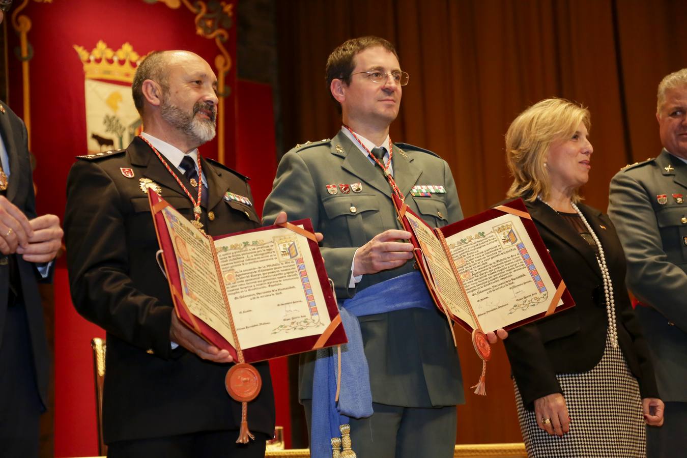 La Policía Nacional y La Guardia Civil reciben la Medalla de Oro de Salamanca