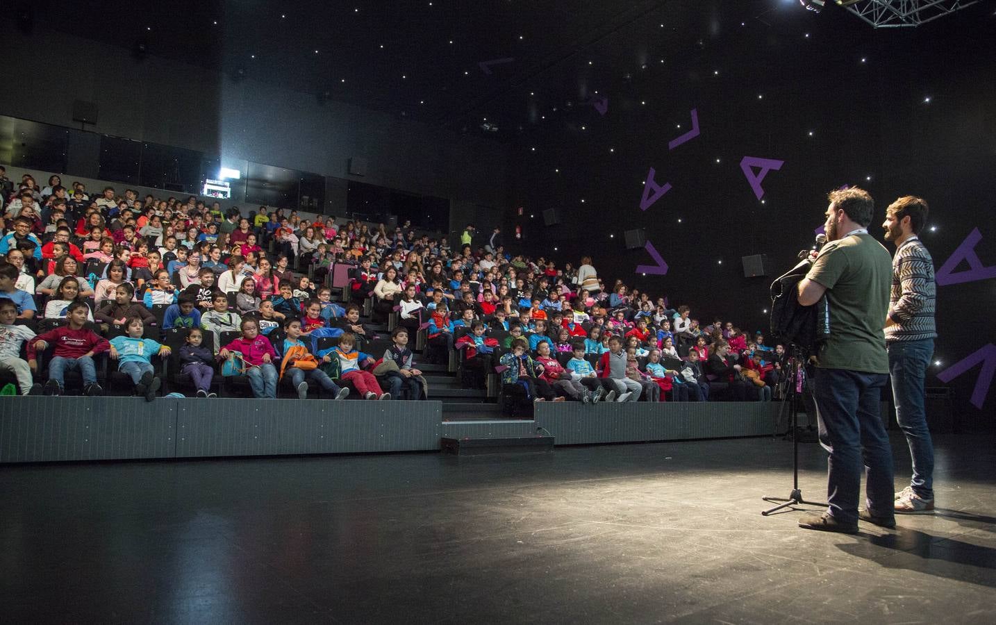 &#039;Un caballo llamado Elefante&#039; emociona a cientos de niños en el LAVA