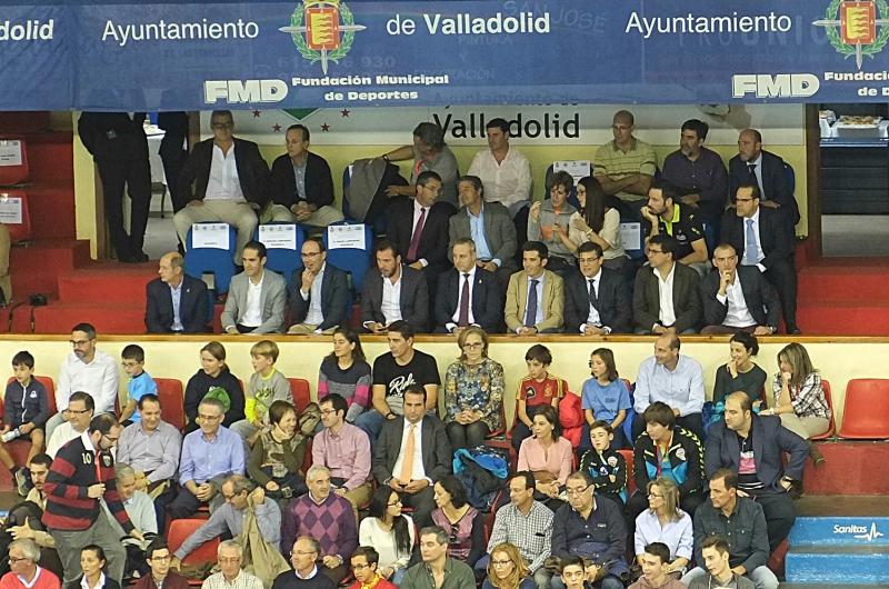 Partido de balonmano España-Bosnia en el polideportivo Huerta del Rey de Valladolid