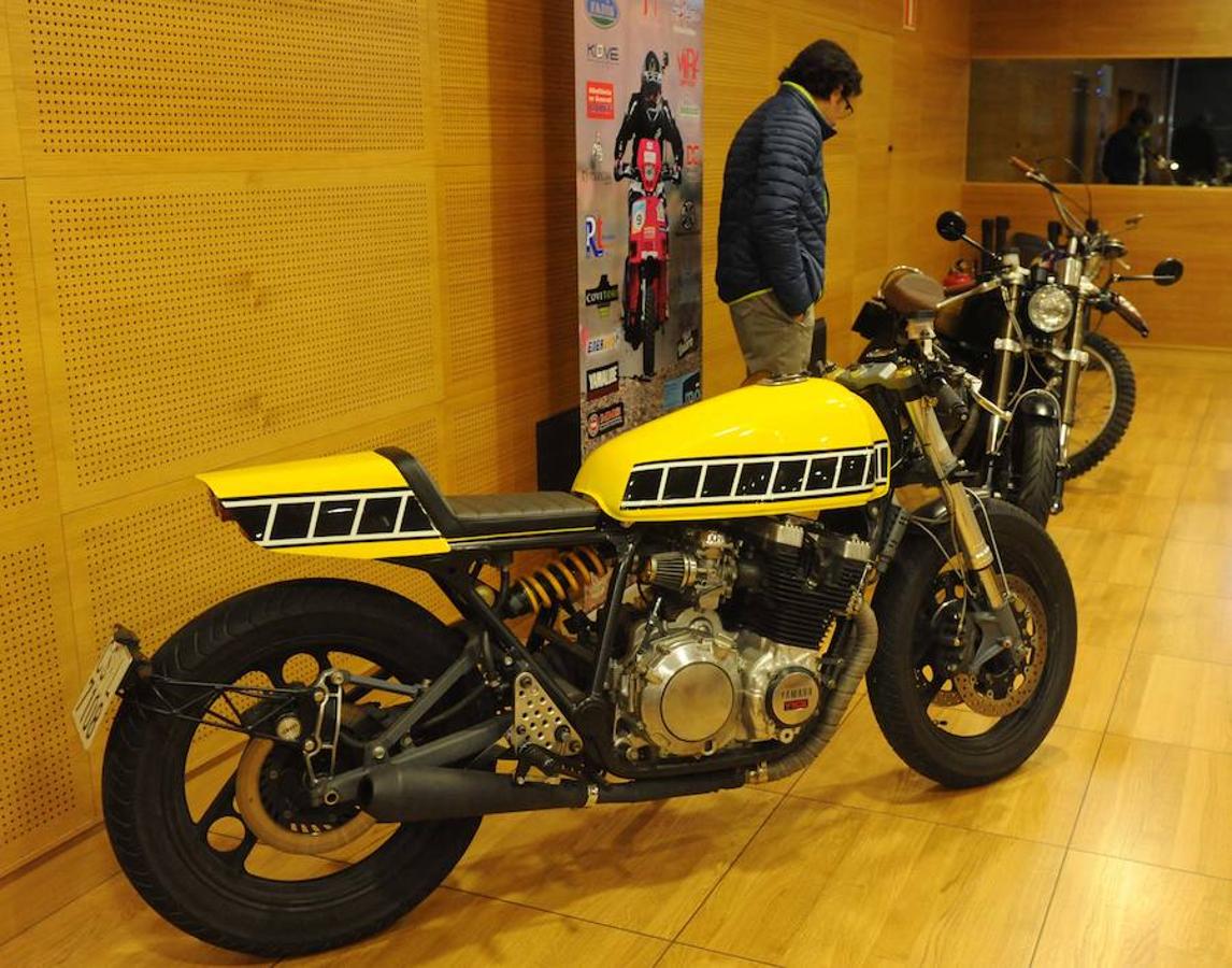 Exposición de vehículos históricos en Arroyo de la Encomienda