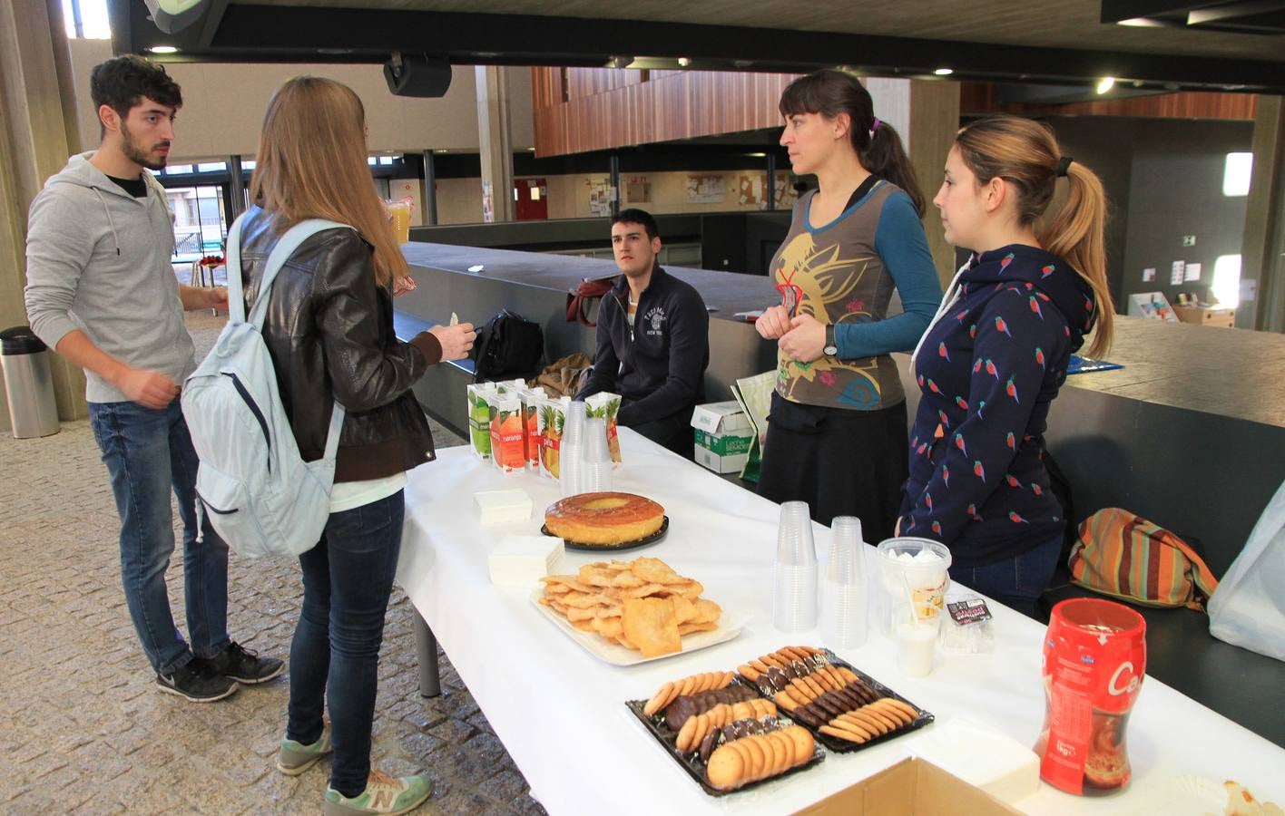 Desayuno solidario en el campus Maria Zambrano de Segovia para un proyecto educativo en África