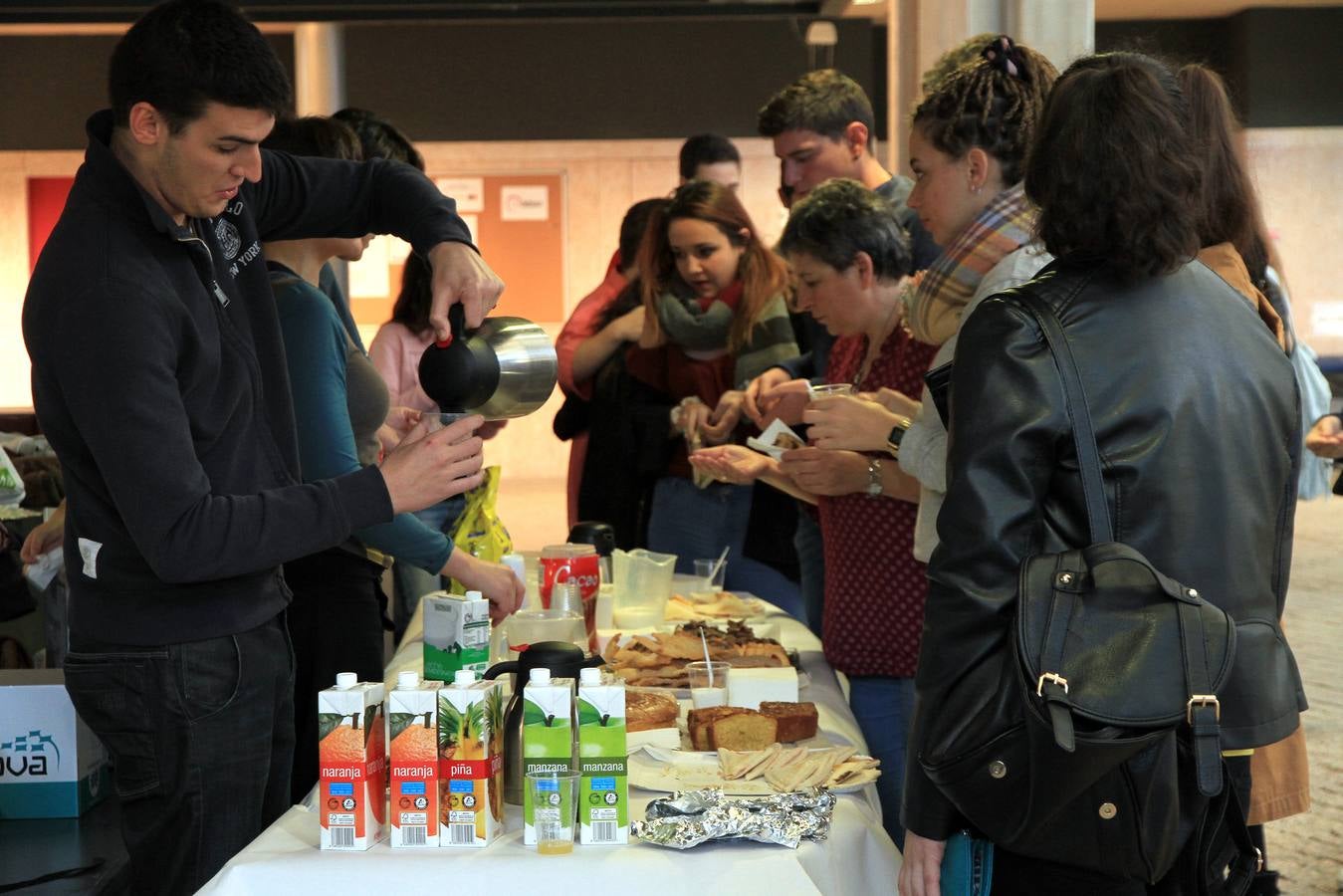 Desayuno solidario en el campus Maria Zambrano de Segovia para un proyecto educativo en África