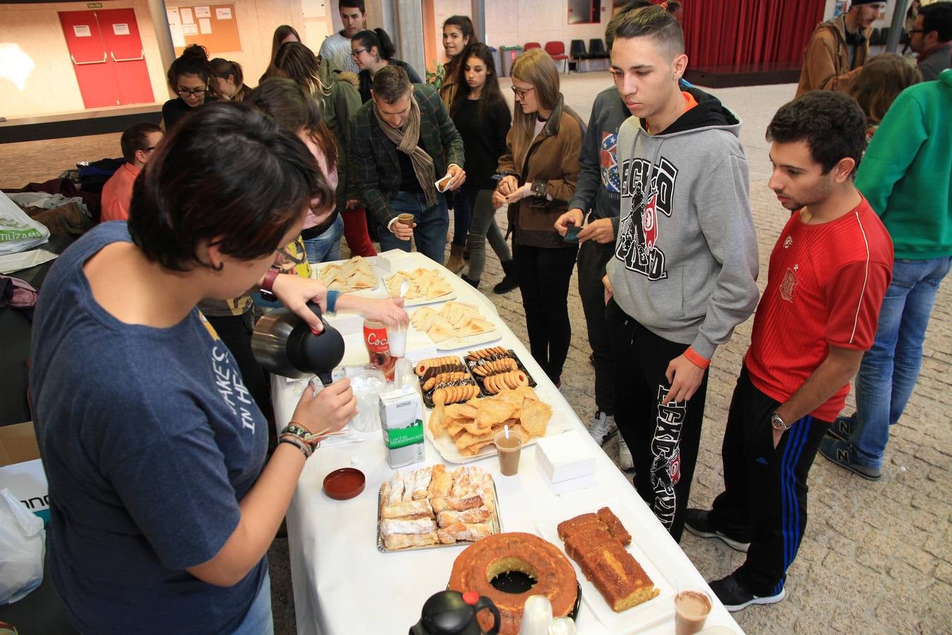 Desayuno solidario en el campus Maria Zambrano de Segovia para un proyecto educativo en África