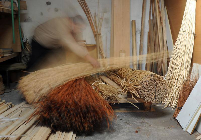 Materia prima con la que trabaja Ramón Roncero artesano mimbrero de Medina del Campo