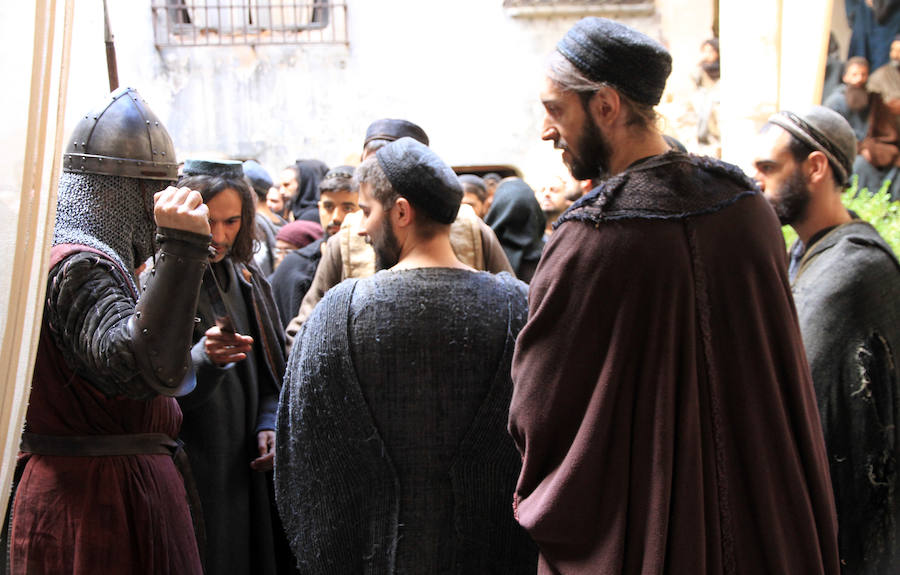 Rodaje de &#039;La Catedral del Mar&#039; en Segovia con Aitor Luna (2/2)
