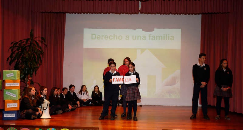 Lectura del manifiesto en el Mes de la Infancia el colegio Dominicas de Palencia