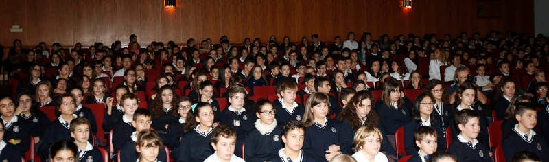 Lectura del manifiesto en el Mes de la Infancia el colegio Dominicas de Palencia