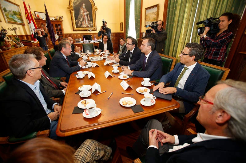 El alcalde de León visita Palencia