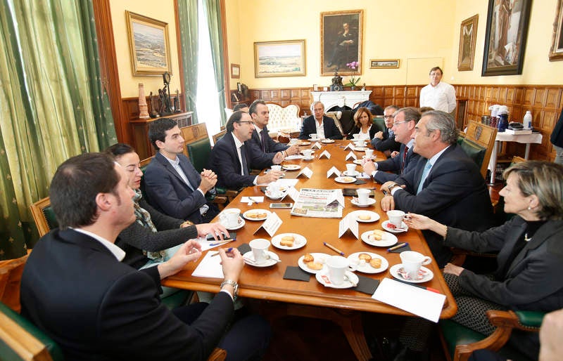 El alcalde de León visita Palencia
