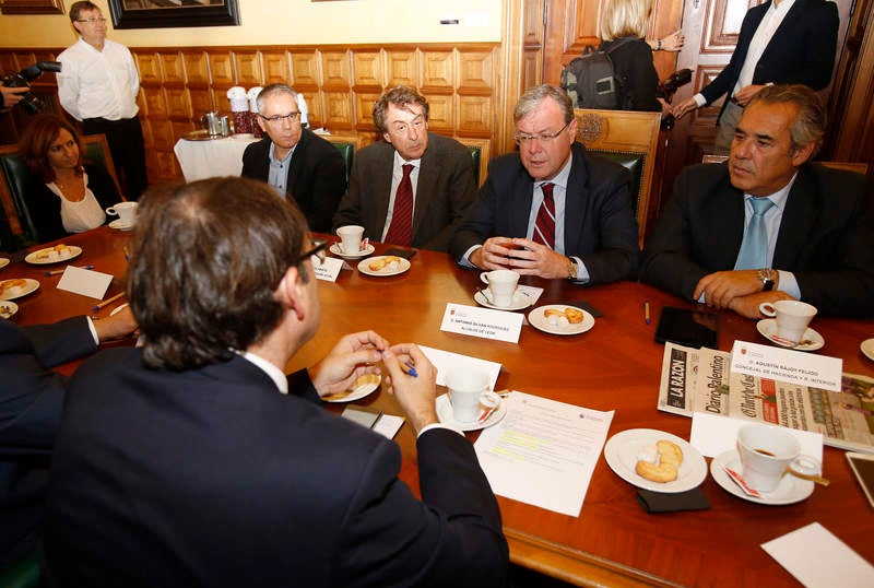 El alcalde de León visita Palencia