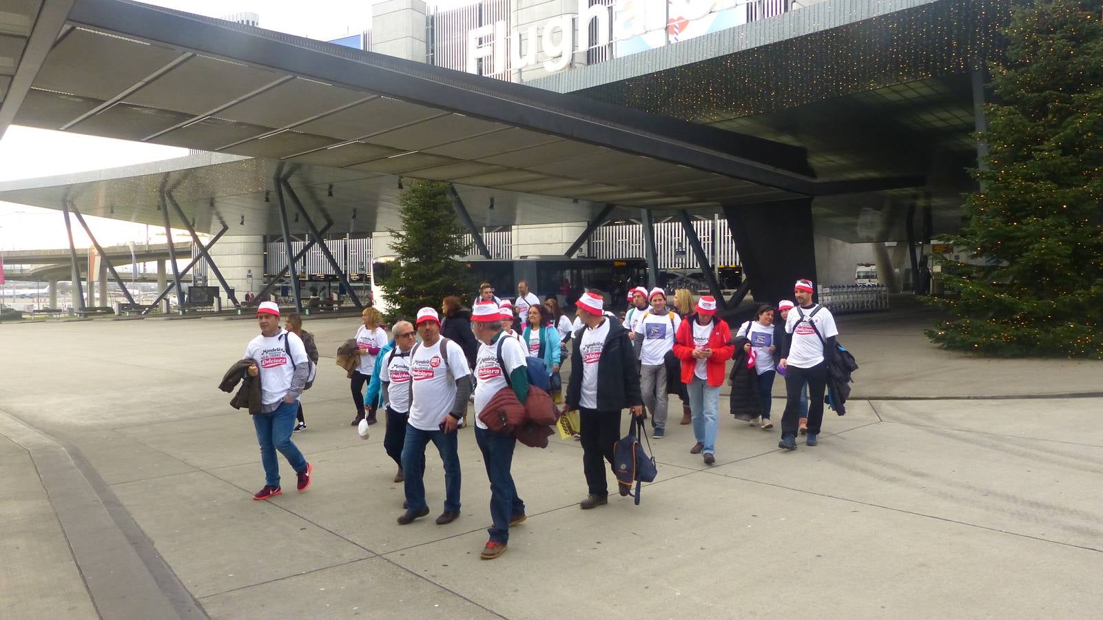 Trabajadores de Dulciora llevan sus protesta a Zúrich