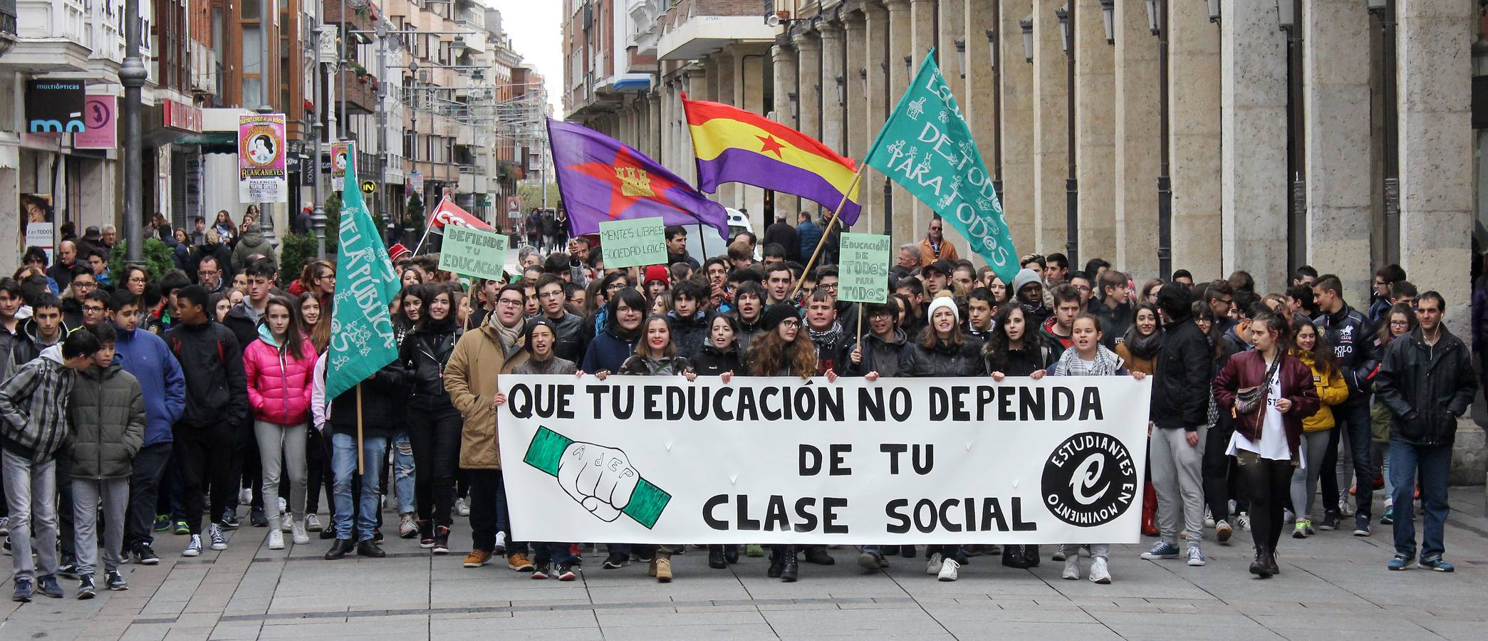 Los estudiantes palentinos se manifiestan contra la Lomce