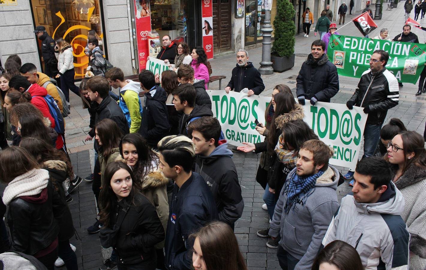 Los estudiantes palentinos se manifiestan contra la Lomce