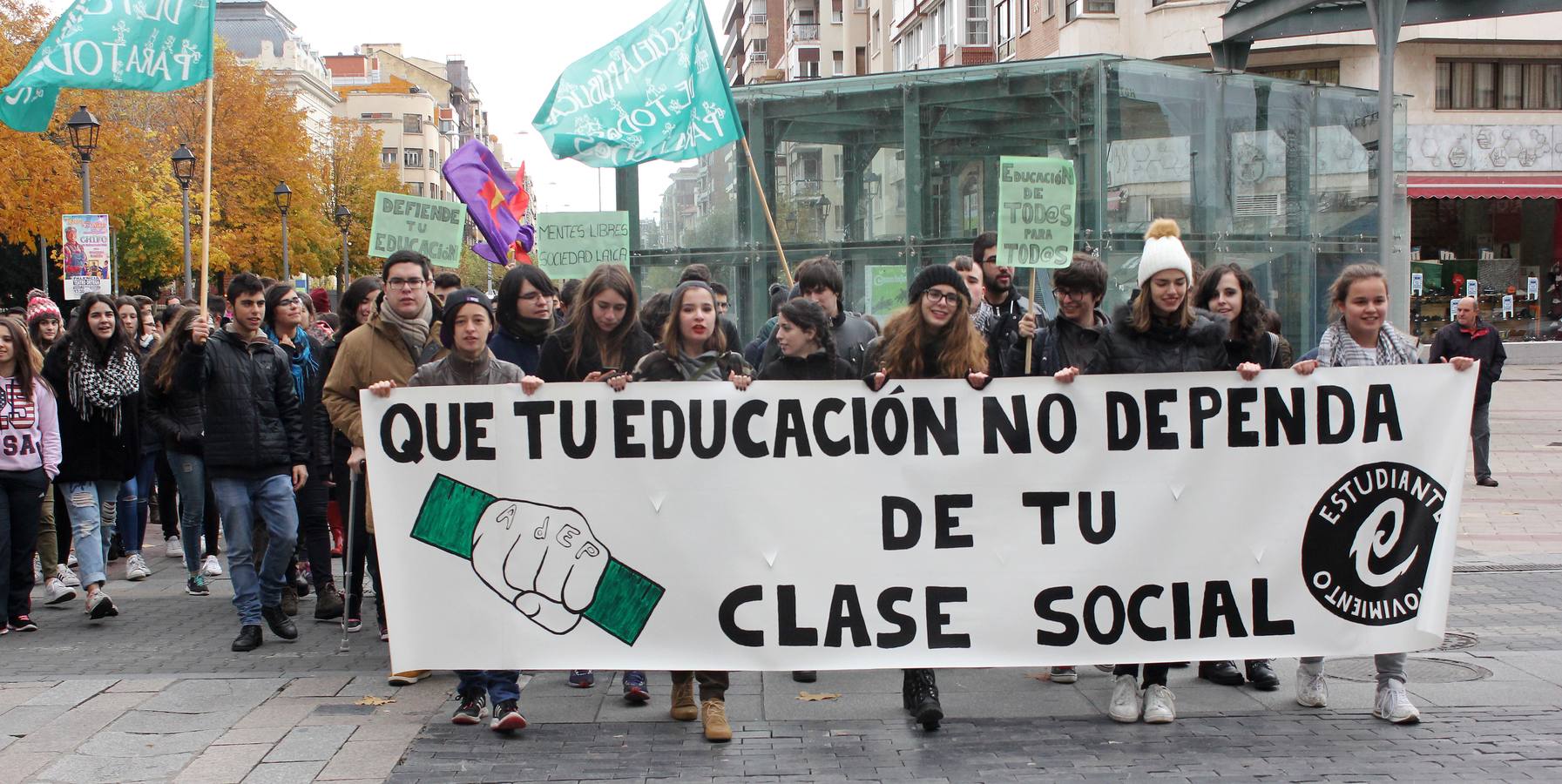 Los estudiantes palentinos se manifiestan contra la Lomce