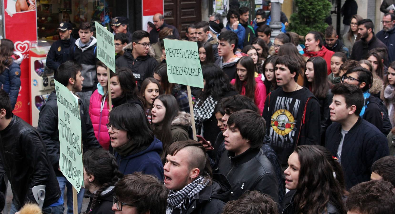 Los estudiantes palentinos se manifiestan contra la Lomce