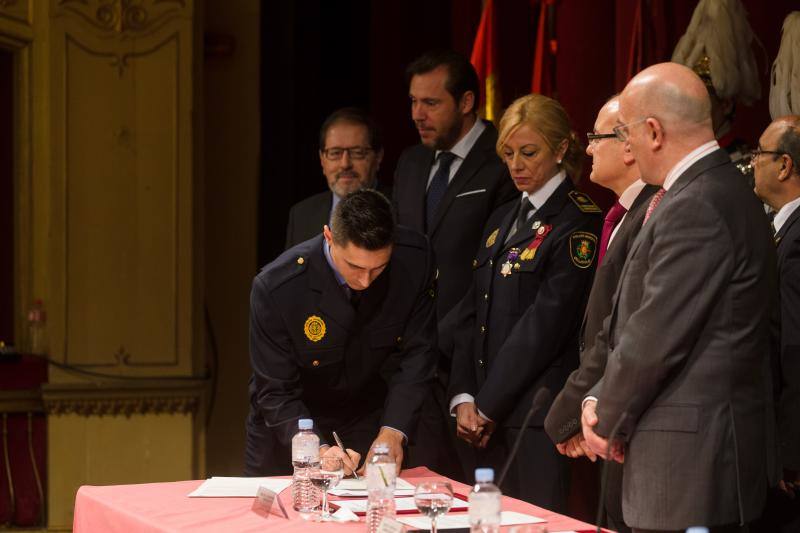 Celebración del Día de la Policía en Valladolid (1/2)