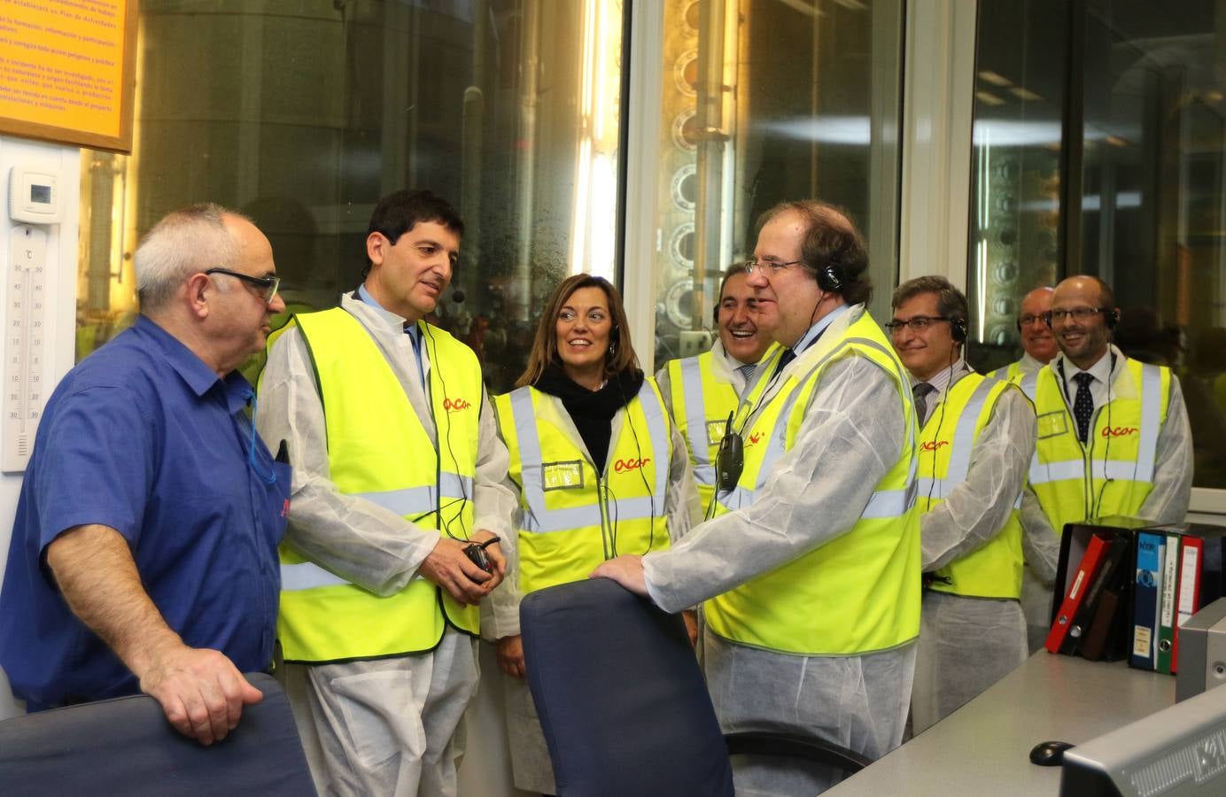 Juan Vicente Herrera visita las instalaciones de la azucarera Acor de Olmedo (Valladolid)