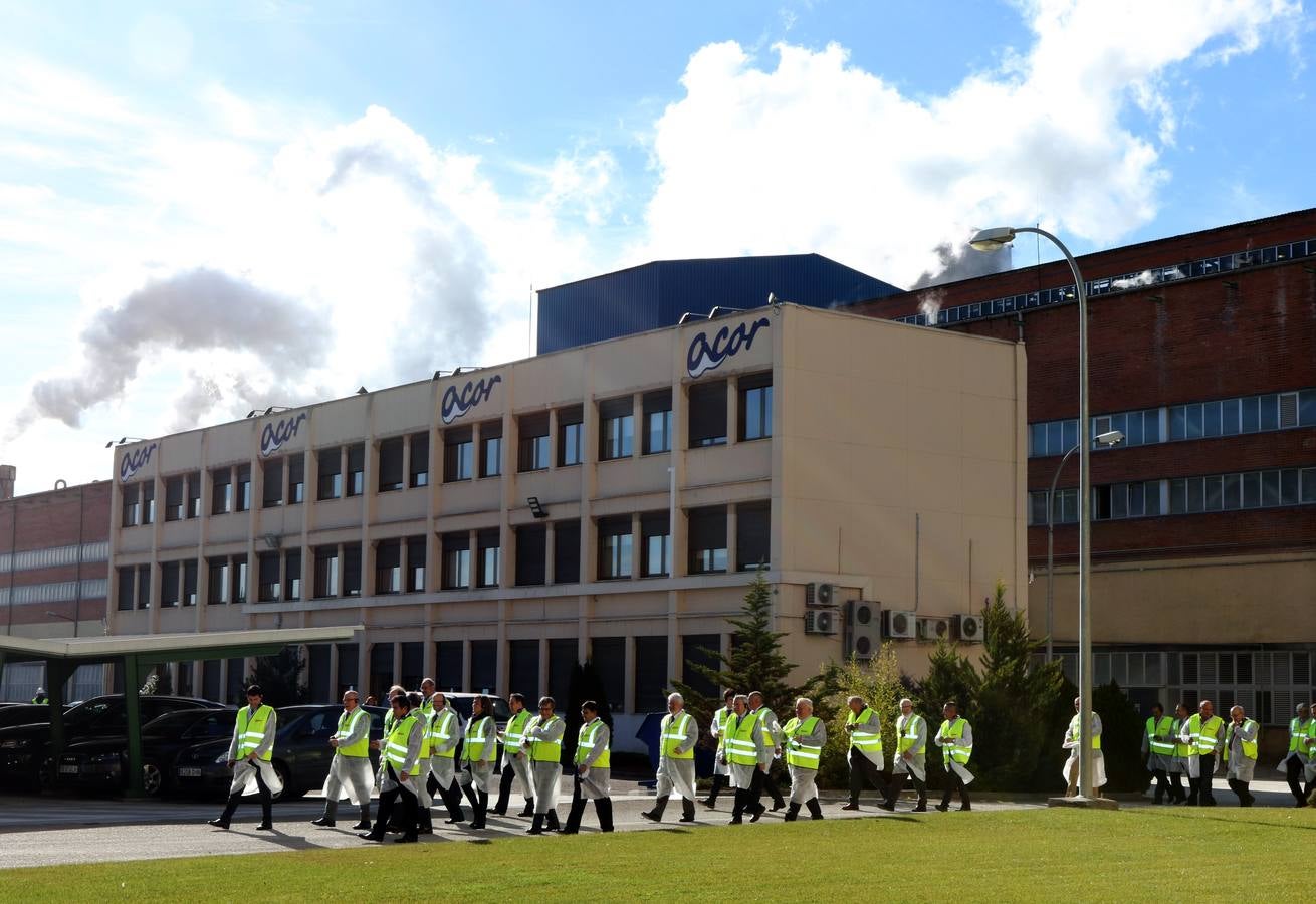 Juan Vicente Herrera visita las instalaciones de la azucarera Acor de Olmedo (Valladolid)