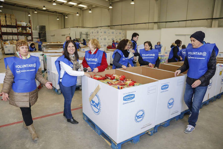 Visita de la Reina Sofía al Banco de Alimentos de Salamanca