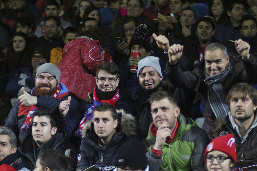 Los aficionados llenan el Helmántico durante el partido copero entre el Guijuelo y el Atlético de Madrid (1/2)