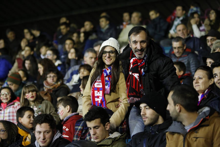 Los aficionados llenan el Helmántico durante el partido copero entre el Guijuelo y el Atlético de Madrid (1/2)