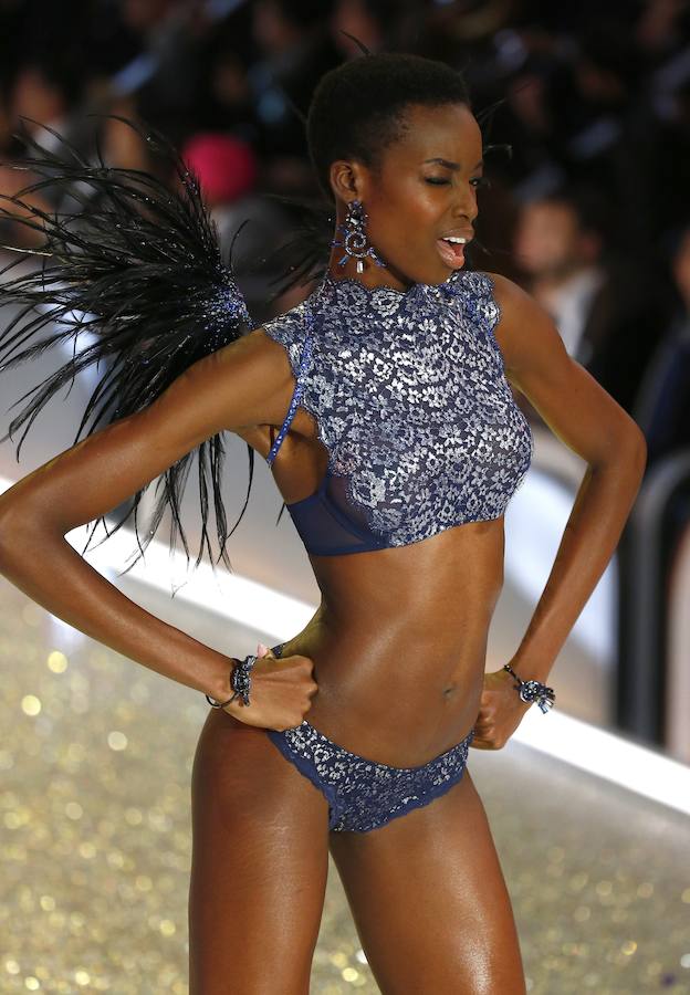 Desfile de Victoria&#039;s Secret 2016 en París (2/2)