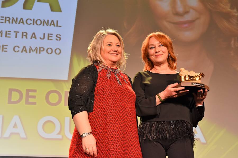 Entrega del Águila de Oro a Gracia Querejeta en el Festival de Cine de Aguilar