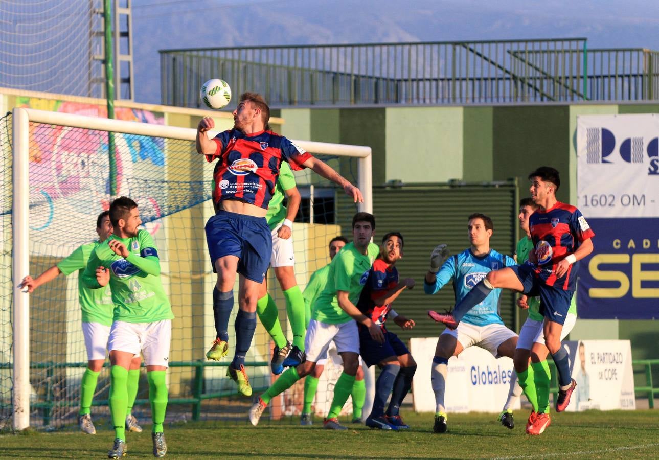 Partido de fútbol entre la Gimnástica Segoviana y el Almazán