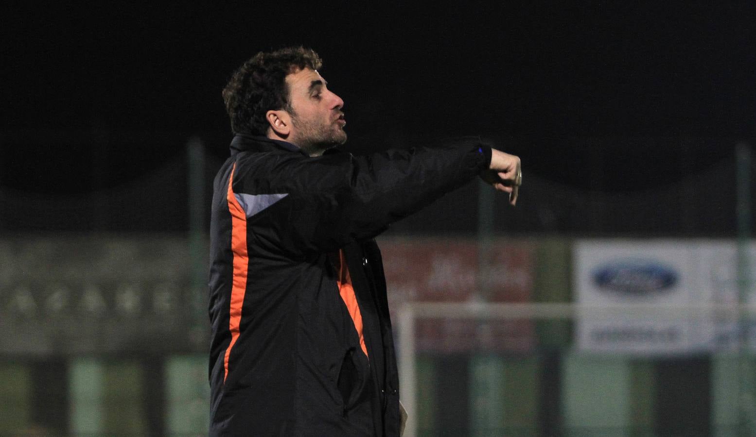 Partido de fútbol entre la Gimnástica Segoviana y el Almazán