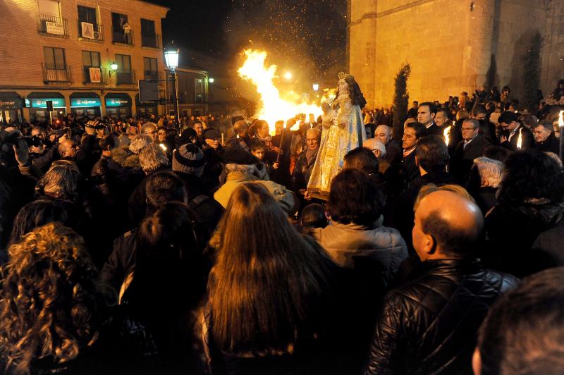 Subida a la ermita de Nuestra Señora de la Concepción de la Virgen de los Pegotes en Nava del Rey