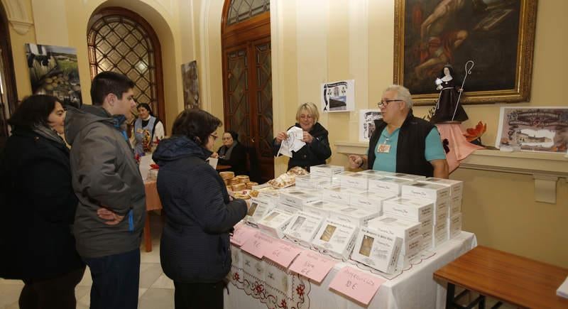 Exposición y venta de dulces de las monjas en Palencia