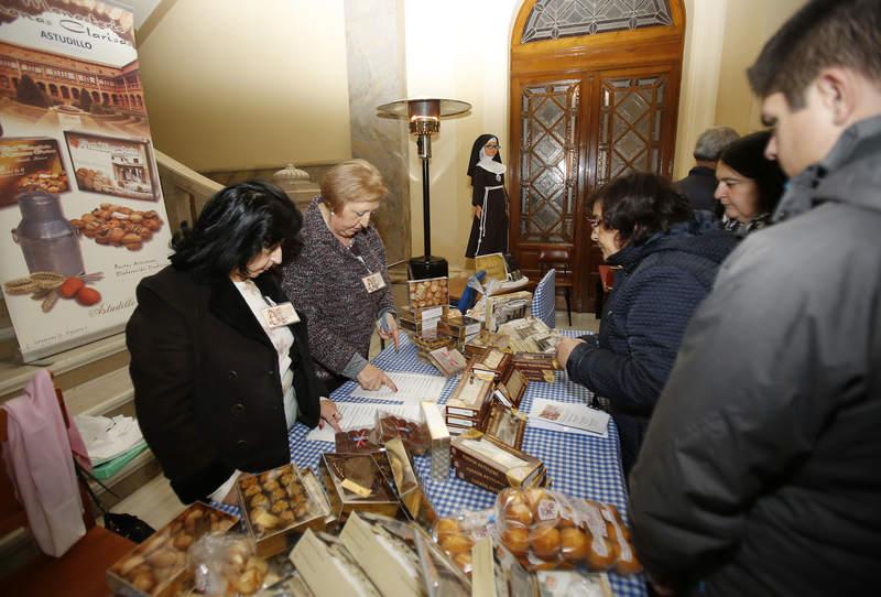 Exposición y venta de dulces de las monjas en Palencia