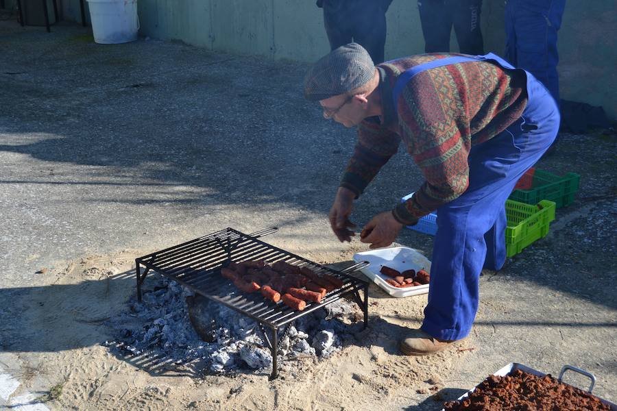 Matanza tradicional en Macotera, Salamanca