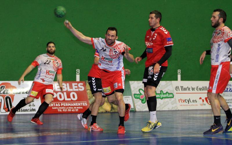 Partido del Viveros Herol BM Nava contra el Gijón Jovellanos